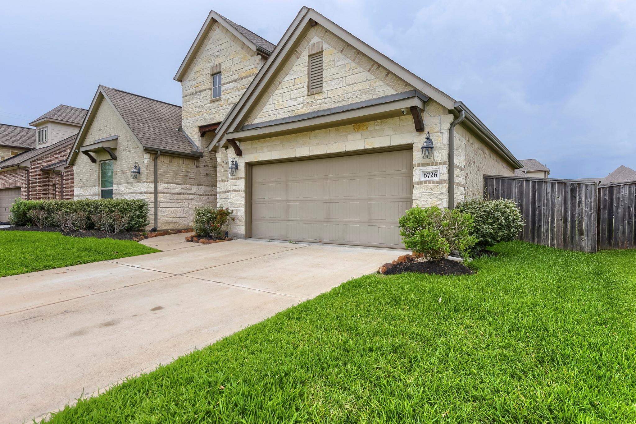 6726 Wellbrook Falls Lane