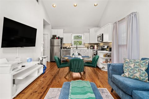 Tiny photo for 606 W Drew Street, Houston, TX 77006 (MLS # 78744614)