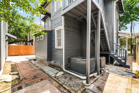 Tiny photo for 606 W Drew Street, Houston, TX 77006 (MLS # 78744614)