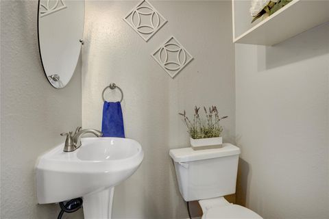 Tiny photo for 734 W 21st Street, Houston, TX 77008 (MLS # 22155094)