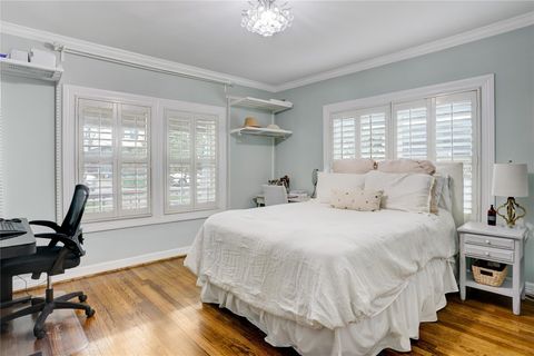 Tiny photo for 734 W 21st Street, Houston, TX 77008 (MLS # 22155094)