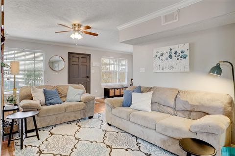 Tiny photo for 734 W 21st Street, Houston, TX 77008 (MLS # 22155094)