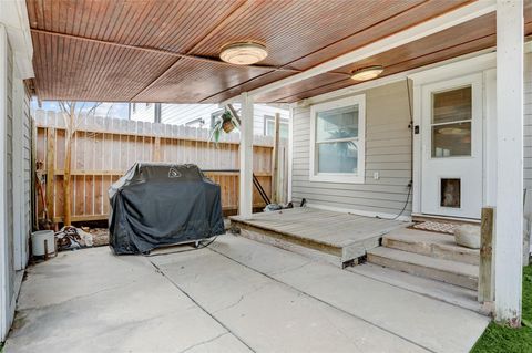 Tiny photo for 734 W 21st Street, Houston, TX 77008 (MLS # 22155094)