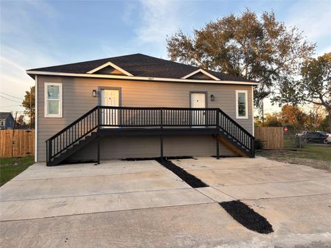 Photo of 4817 Wylie Street #A and B, Houston, TX 77026 (MLS # 6068518)