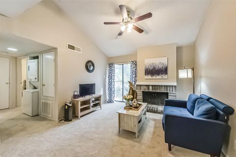 Photo of 7900 N Stadium Drive #16, Houston, TX 77030 (MLS # 40995629)