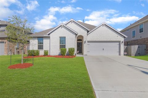Photo of 819 Kingwood Drive, League City, TX 77573 (MLS # 83944893)