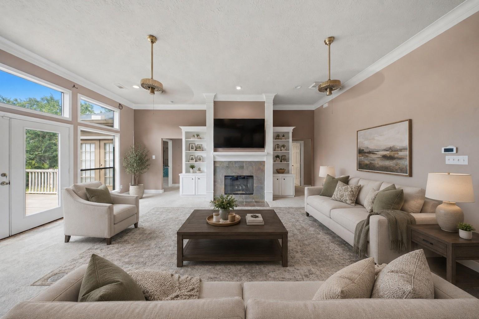 1106 W Forest Avenue