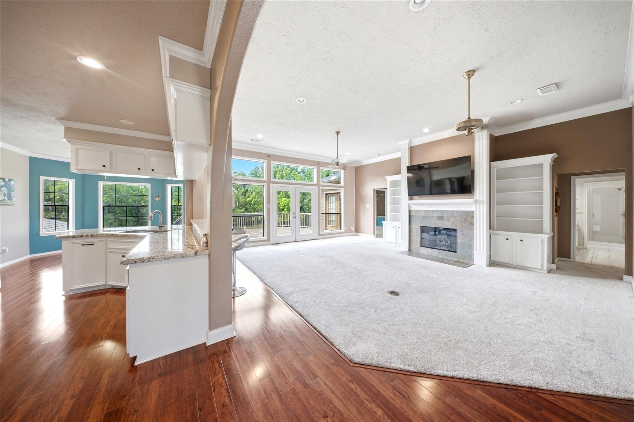 1106 W Forest Avenue