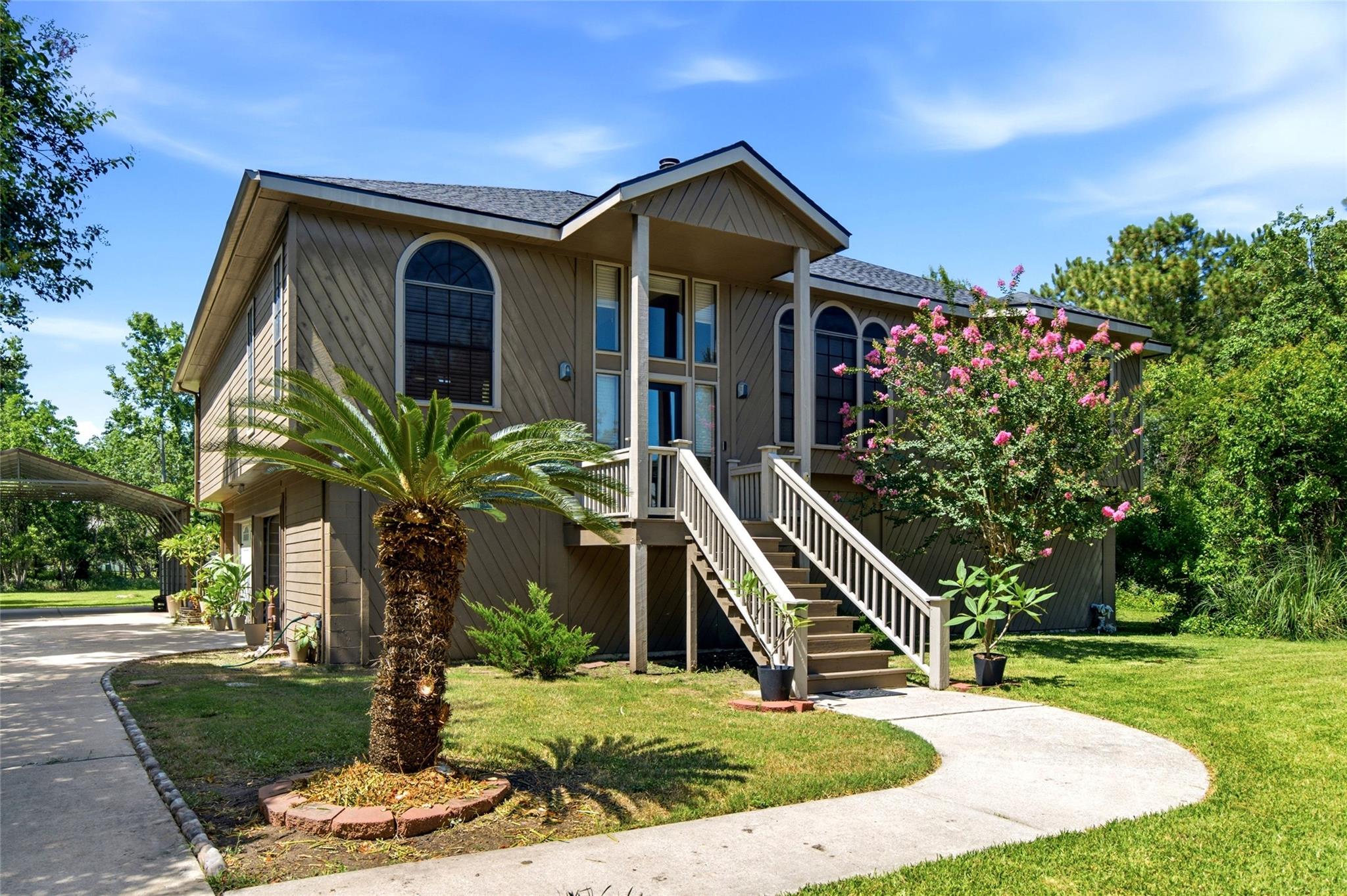 1106 W Forest Avenue