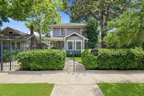 Photo of 611 W Main Street, Houston, TX 77006 (MLS # 92864120)