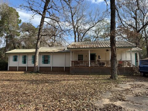 Homes For Sale - 188 N Dogwood Street<br/> Trinity County, Trinity, TX 75862