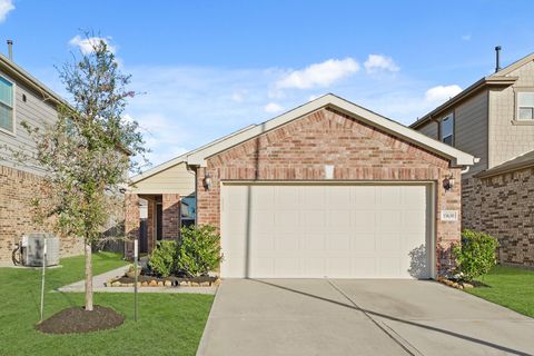 Photo of 15630 Pennfield Point Court, Houston, TX 77044 (MLS # 65637964)