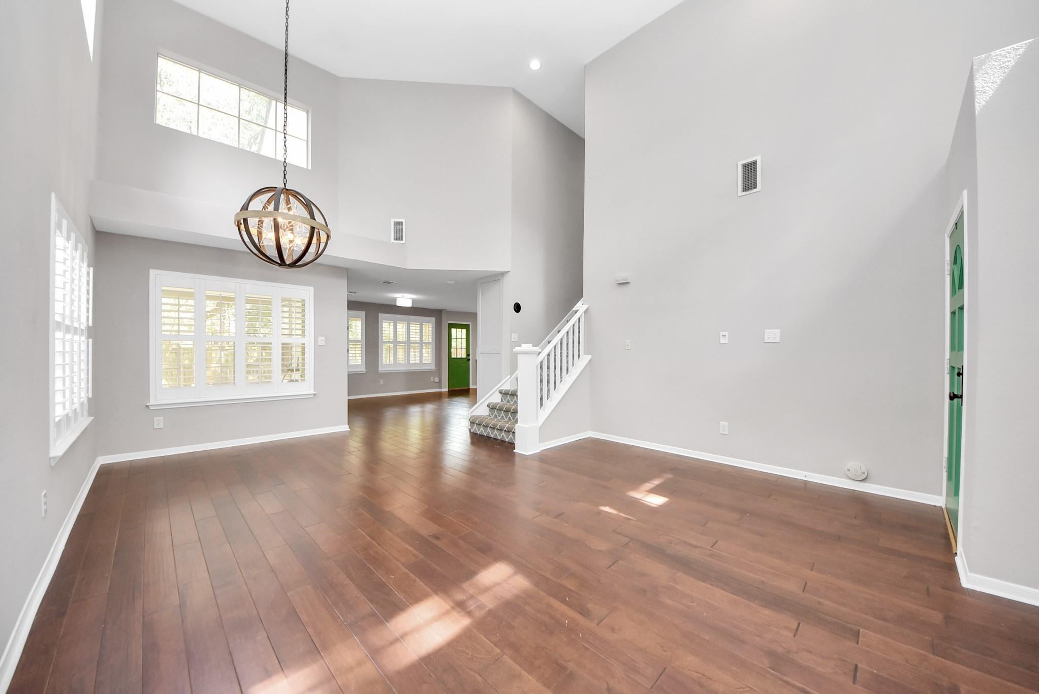34 E Gaslight Place