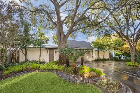 Photo of 3124 Mid Lane, Houston, TX 77027 (MLS # 94300681)