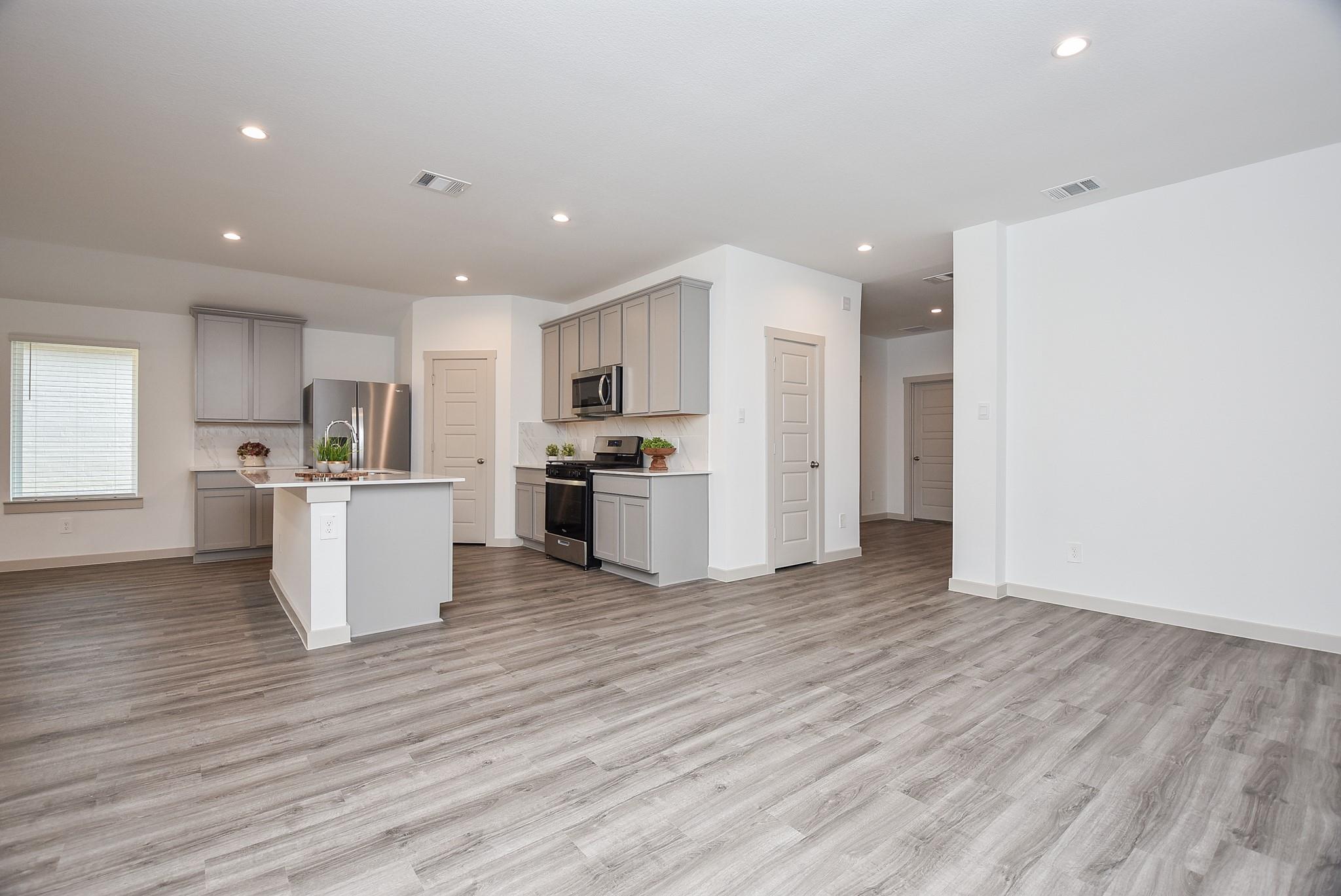 7827 Sleek Flock Lane