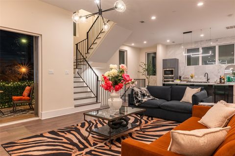 Photo of 915 Thompson Street, Houston, TX 77007 (MLS # 5773625)