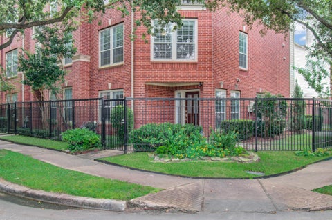 Photo of 3027 Terrace Hills Lane, Houston, TX 77007 (MLS # 49047982)