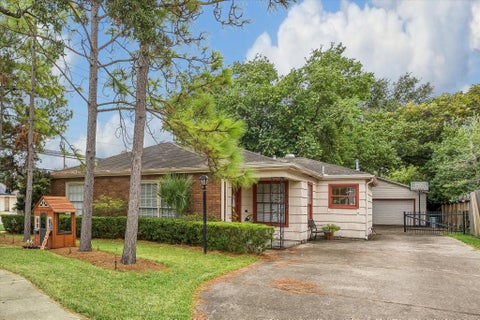 Photo of 5101 Beech Street, Bellaire, TX 77401 (MLS # 3867885)