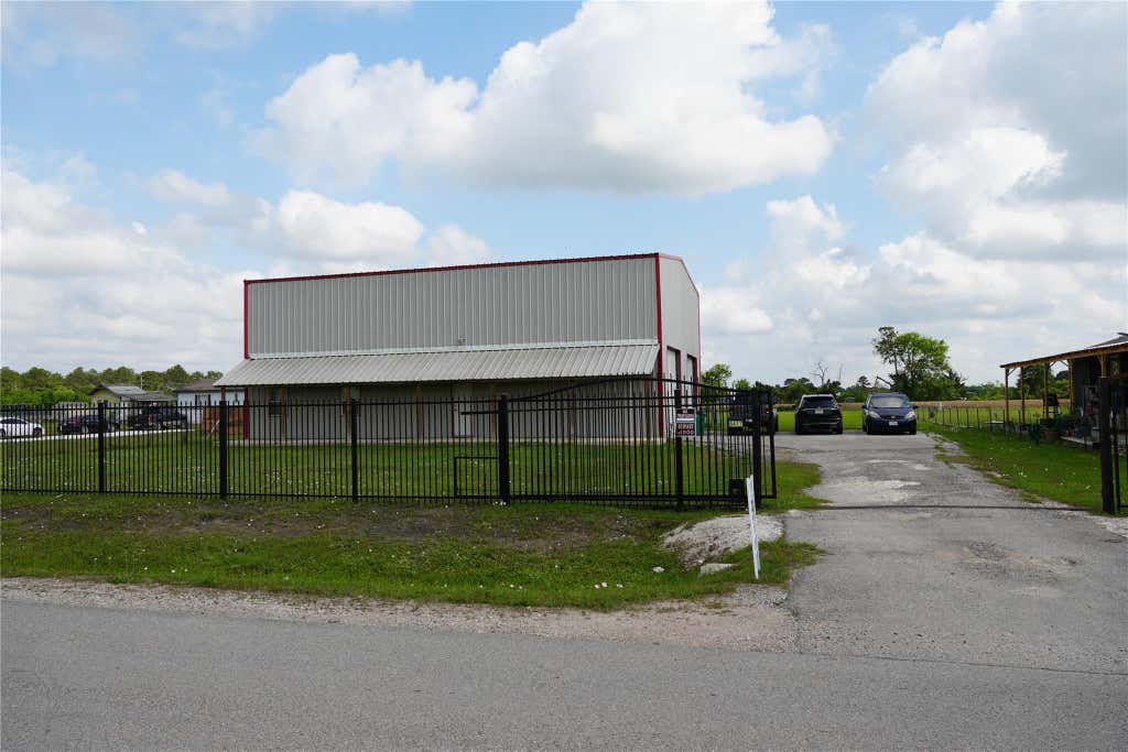 Photo of 8417 Los Robles Avenue, Alvin, TX 77511 (MLS # 3547189)
