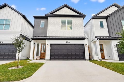 Photo of 1926 Hoskins Drive, Houston, TX 77080 (MLS # 63844158)