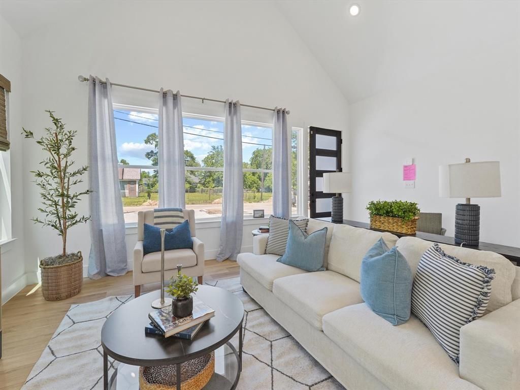 Photo of 2406 Mann Street #D, Houston, TX 77093 (MLS # 49086342)