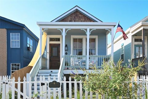 Photo of 1816 Avenue N, Galveston, TX 77550 (MLS # 45411739)