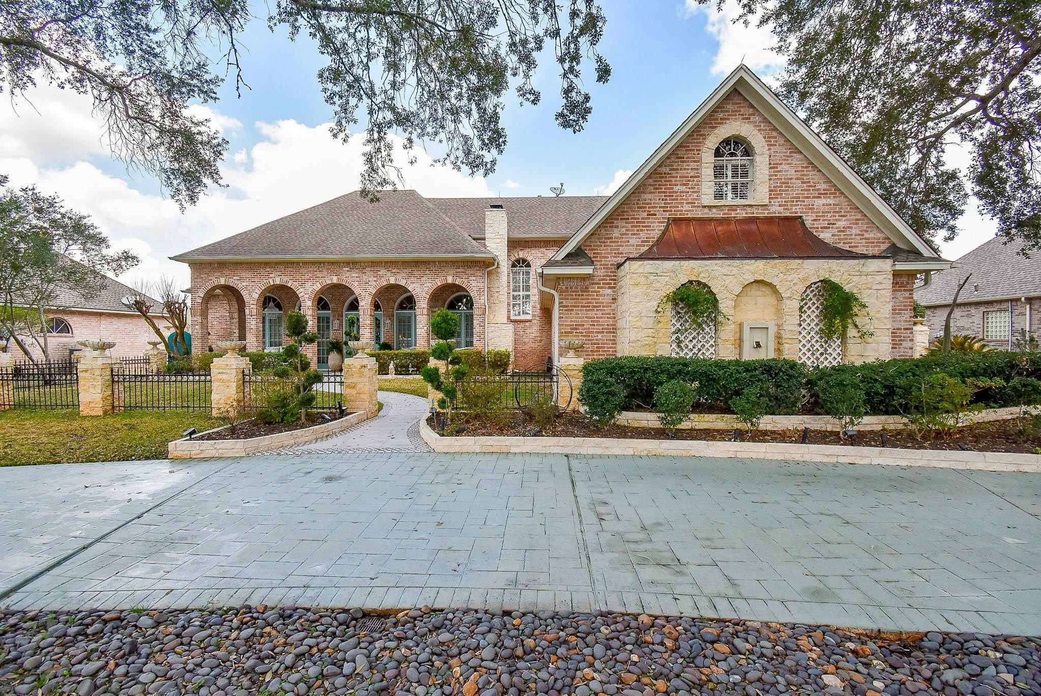 32426 Watersmeet Street