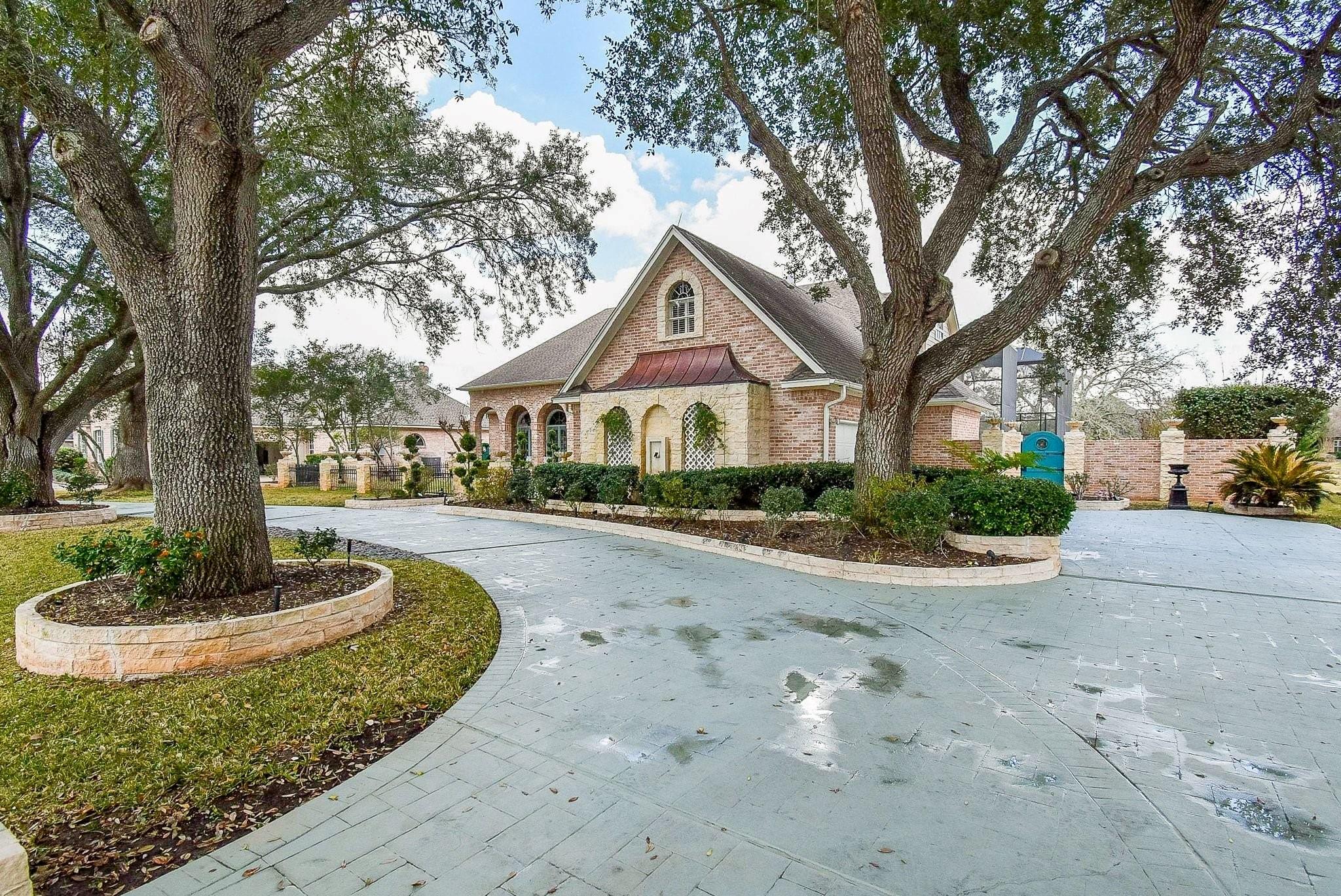 32426 Watersmeet Street