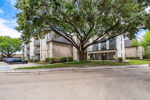 Photo of 3005 Walnut Bend Lane #12, Houston, TX 77042 (MLS # 24413138) Photo of 3005 Walnut Bend Lane #12, Houston, TX 77042 (MLS # 24413138)