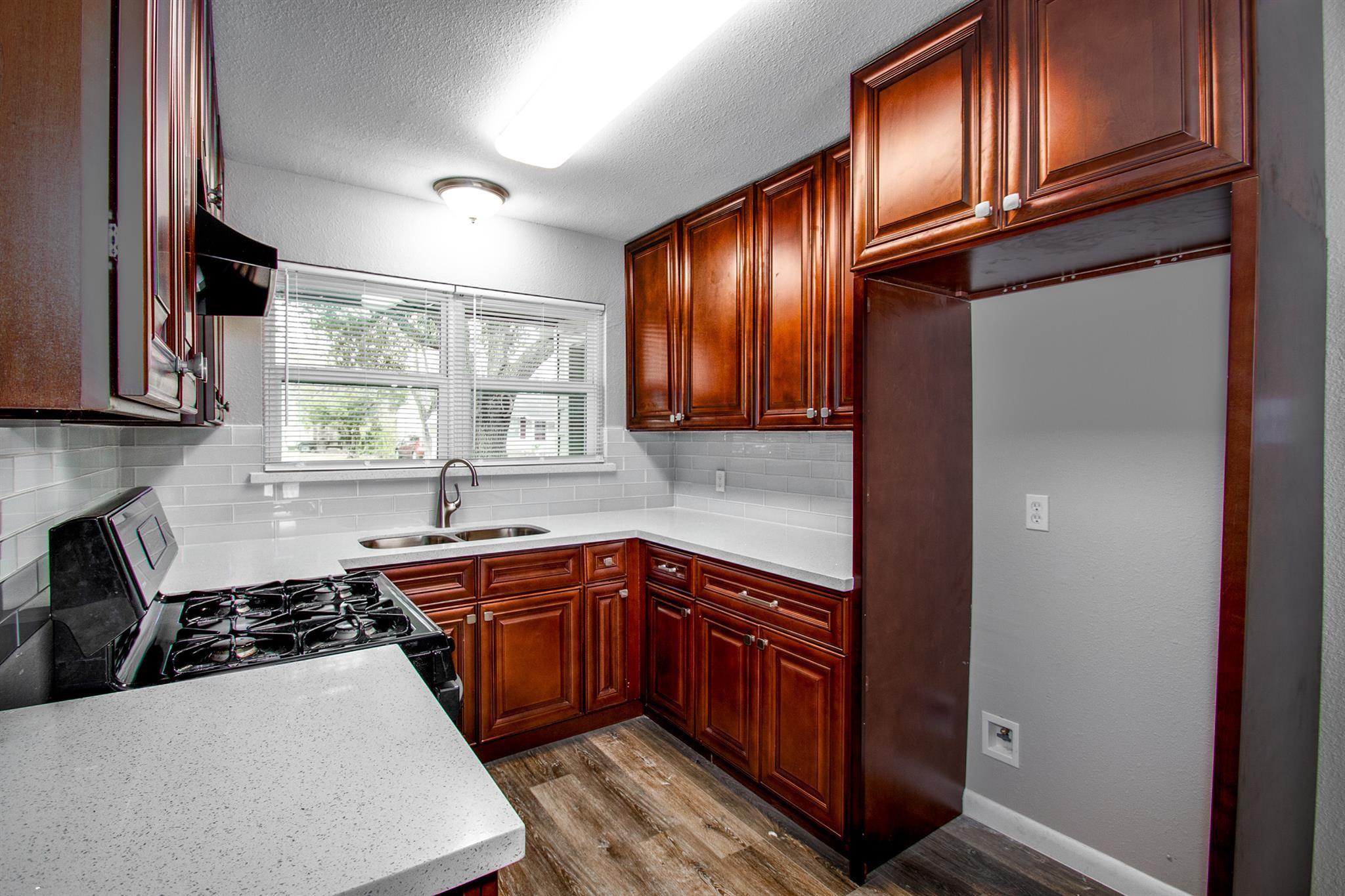 207 Del Monte Lane