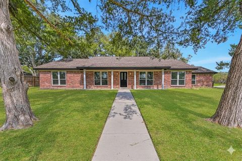 Photo of 2604 Adams Street, Alvin, TX 77511 (MLS # 37319710)