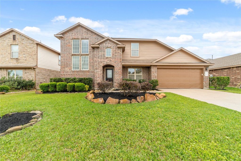 Photo of 17815 Sentosa Cliff Lane, Richmond, TX 77407 (MLS # 52548663)