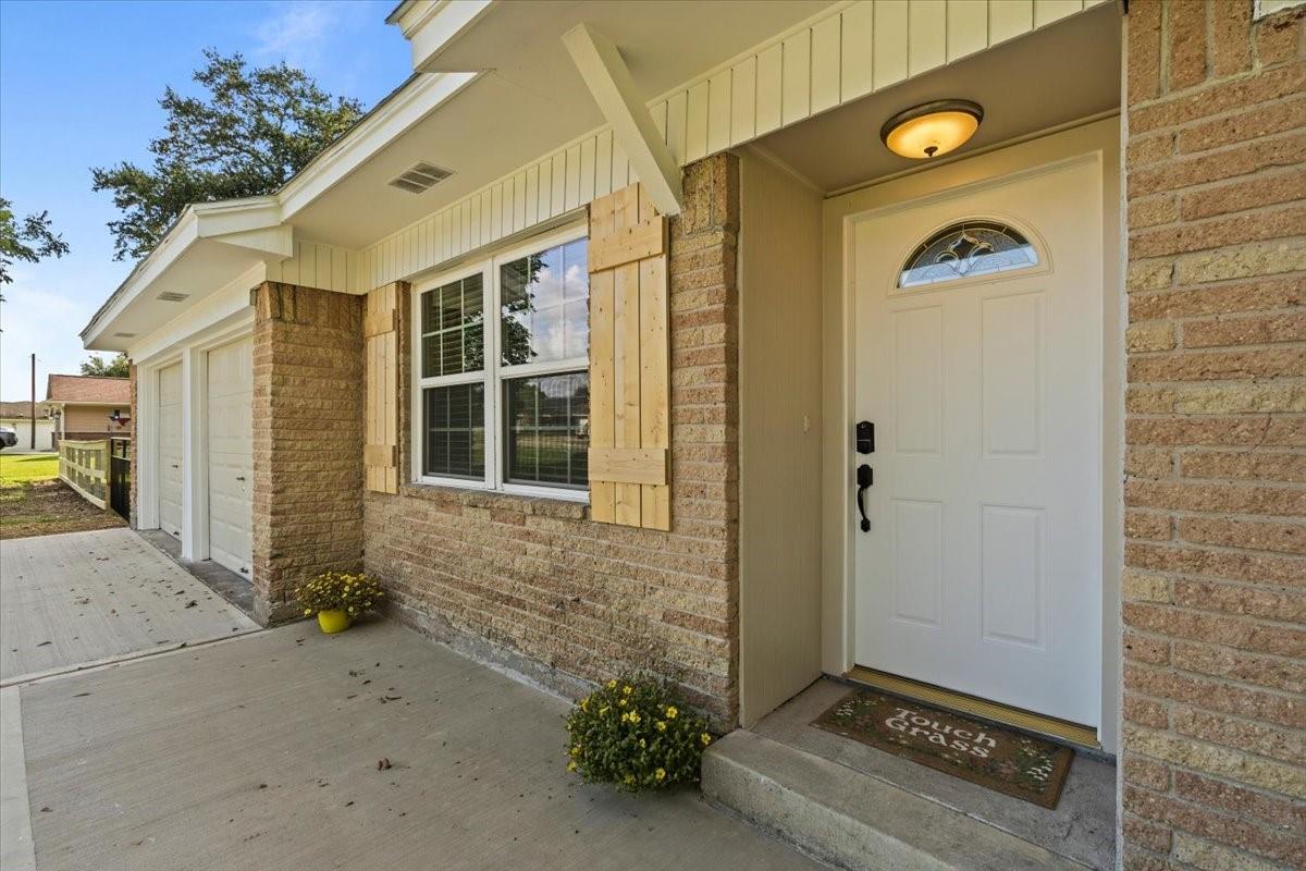 3405 Meadowlark Lane