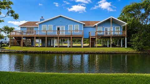 Photo of 1615 Railroad Avenue, San Leon, TX 77539 (MLS # 14508163)