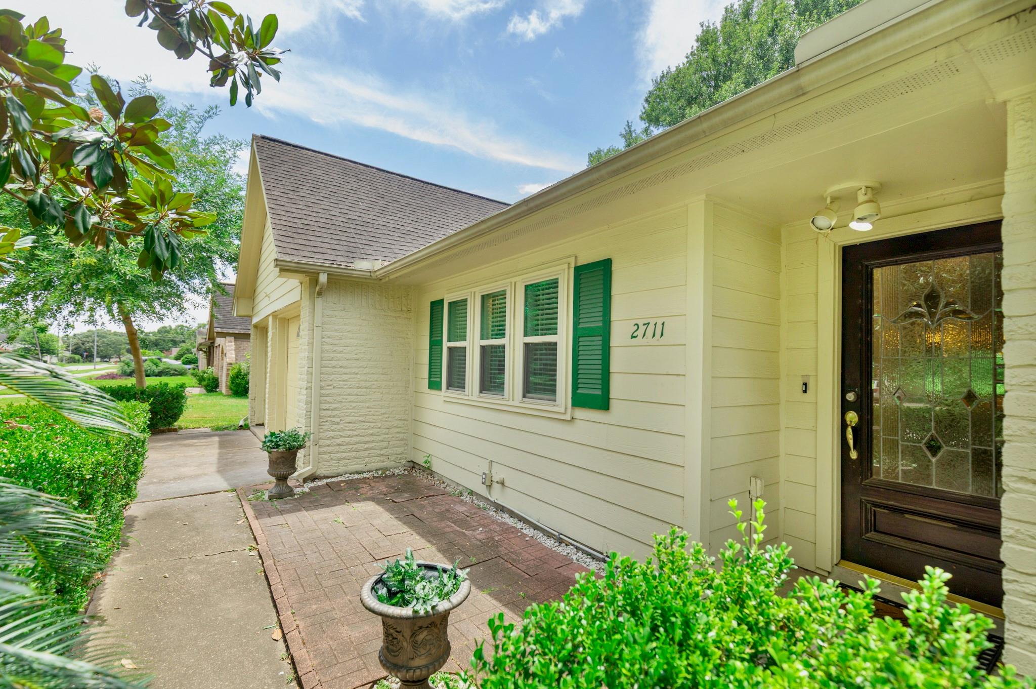 2711 Quail Valley East Drive