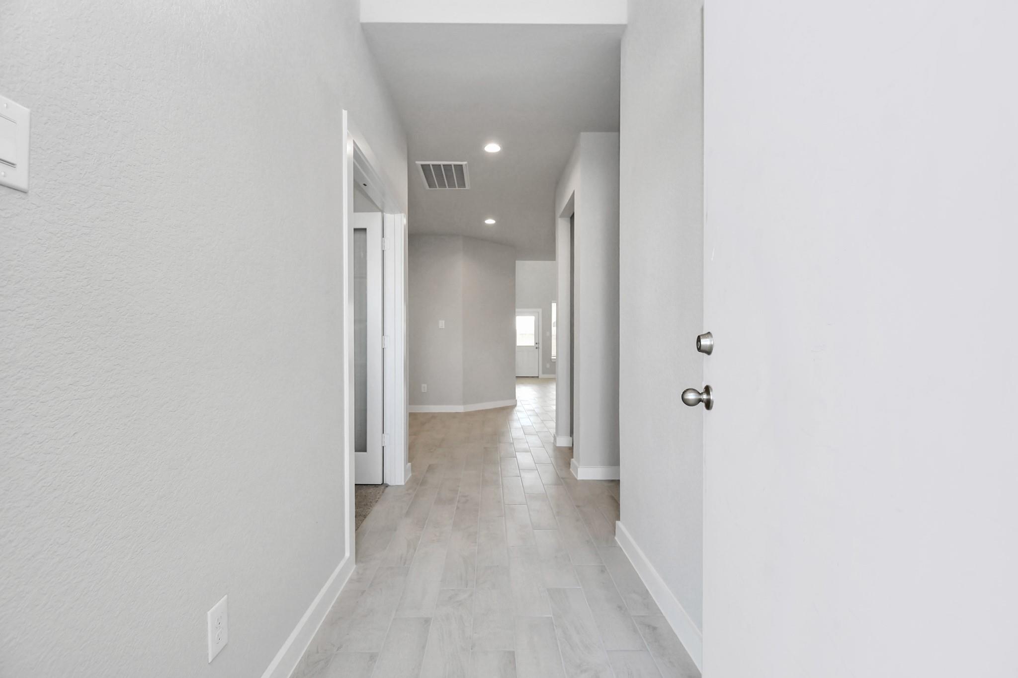 2103 Della Lakes Court