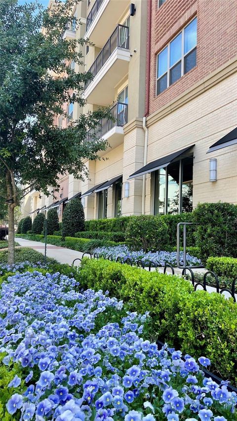 Tiny photo for 160 Birdsall Street #1137, Houston, TX 77007 (MLS # 76482502)