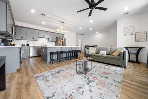 Photo of 5214 Sherman Street, Houston, TX 77011 (MLS # 67026858)