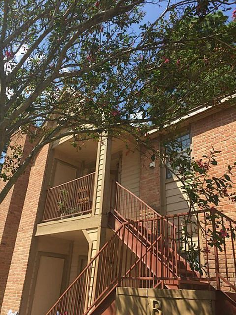 Photo of 2402 Sycamore Avenue #B3, Huntsville, TX 77320 (MLS # 37498404)