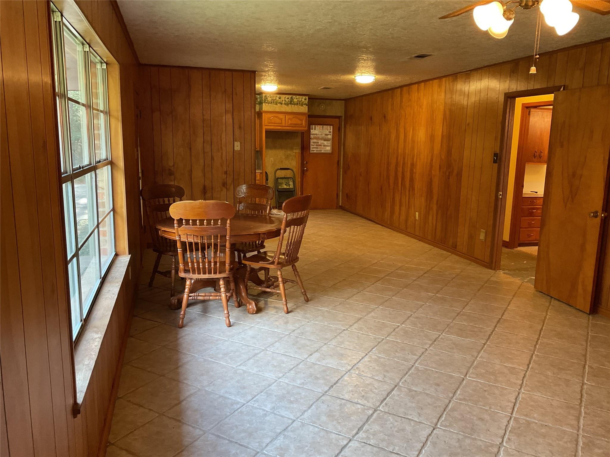 207 Hackberry Street