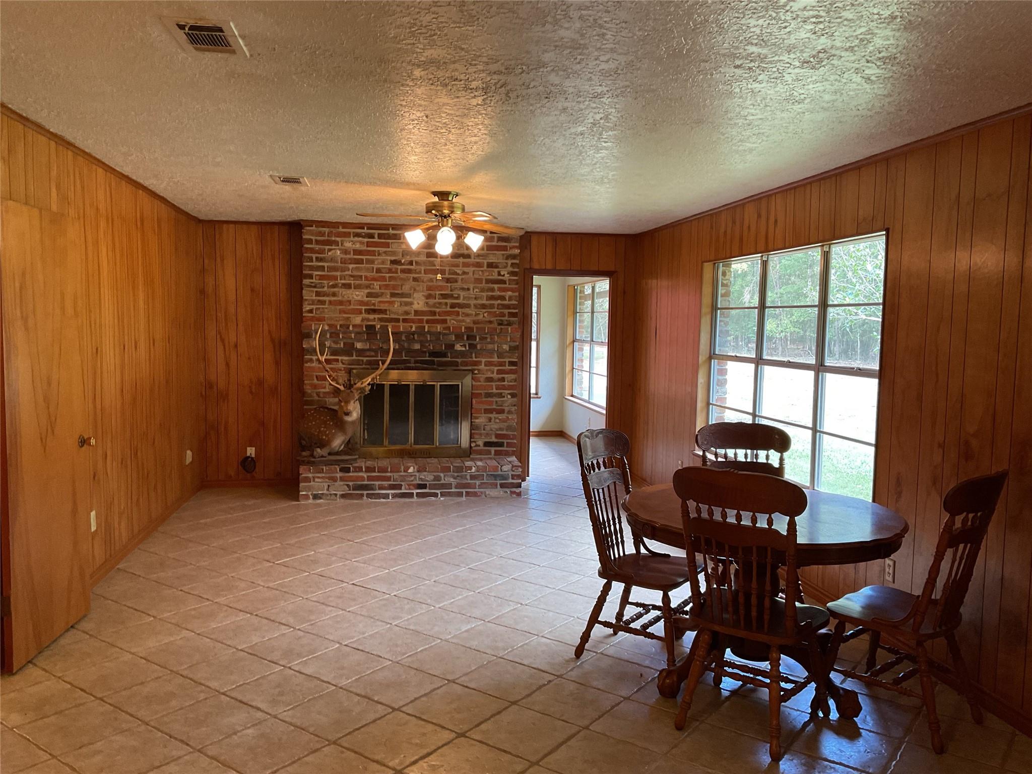 207 Hackberry Street