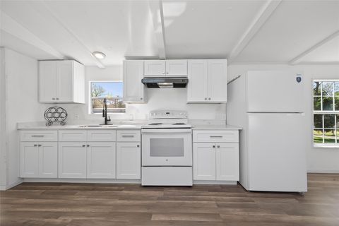 Photo of 208 Yaupon Hbr Hbr, Onalaska, TX 77360 (MLS # 44313167)