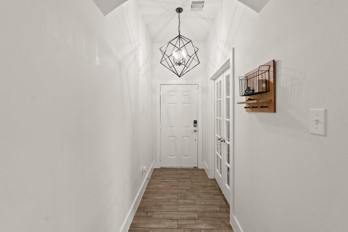 1135 Treasure Court