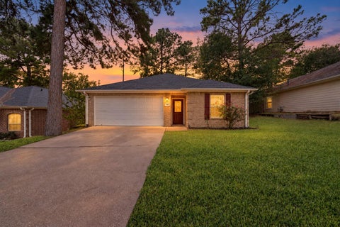 Photo of 146 Hidden Valley Cir CIR, Huntsville, TX 77340 (MLS # 52147636)