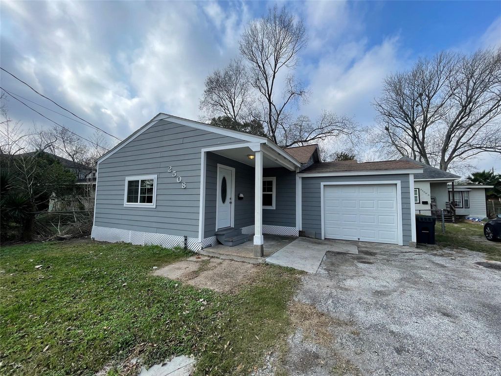 Photo of 2508 Texas Avenue, Pearland, TX 77003 (MLS # 45282271)