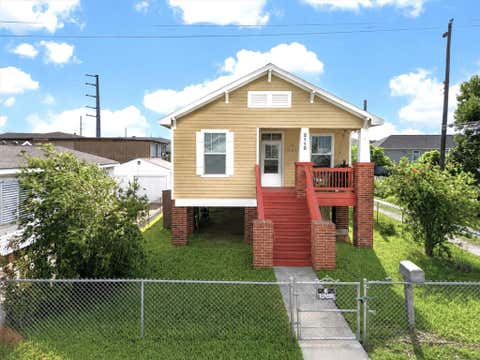 Photo of 2112 57th Street, Galveston, TX 77551 (MLS # 42897287)