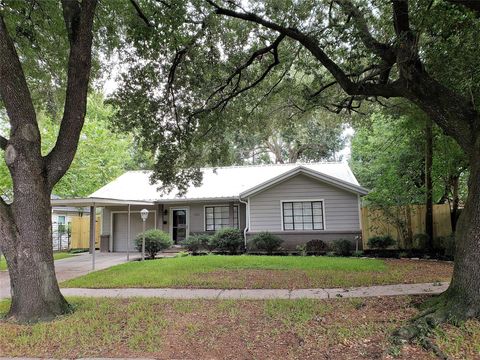 Photo of 1902 Coulcrest Drive, Houston, TX 77055 (MLS # 28776858)