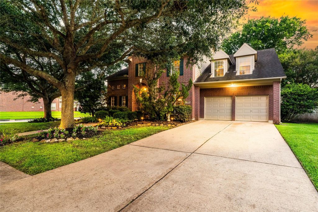 Photo of 7914 Chianti Court, Sugar Land, TX 77479 (MLS # 43203632)