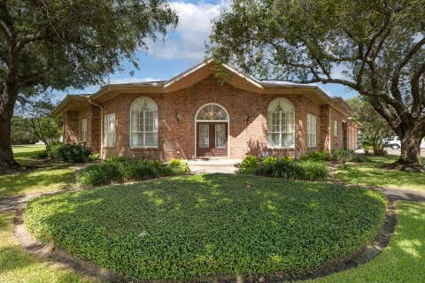 Homes For Sale - 7 Stoney Brook Lane<br/> Bay City, TX 77414