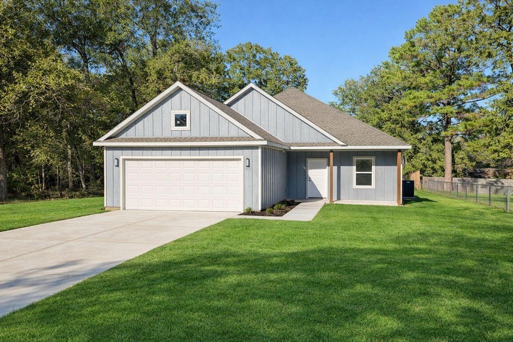 Photo of 387 Autumn Lane, Livingston, TX 77351 (MLS # 55230474)